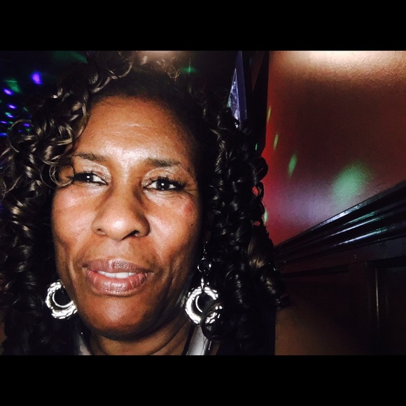 Meet your Posher, Linda - Picture 1 of 1